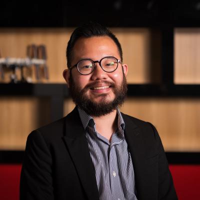 Benjamin Bek headshot